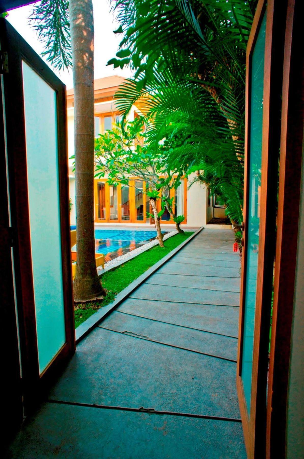 Villa Travis Seminyak  Bagian luar foto